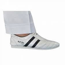 Pantofi pentru arte martiale, alb, masura 40
